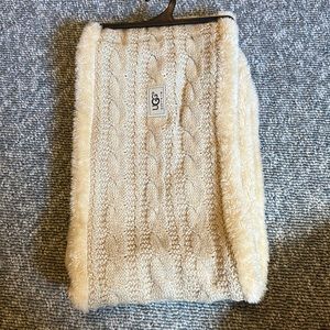UGG scarf